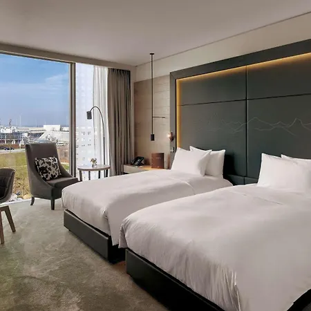 Hilton Munich Airport 4*