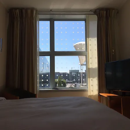Hilton Munich Airport Hotel 4*