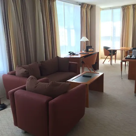 Hilton Munich Airport 4*
