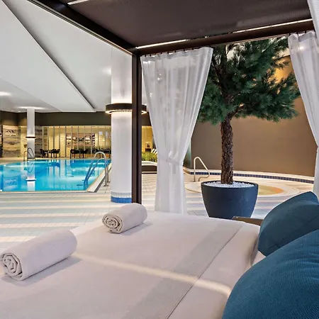 Hilton Munich Airport Hotell 4*
