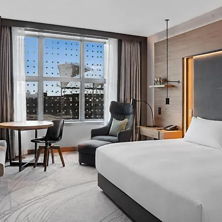 Hilton Munich Airport 4*