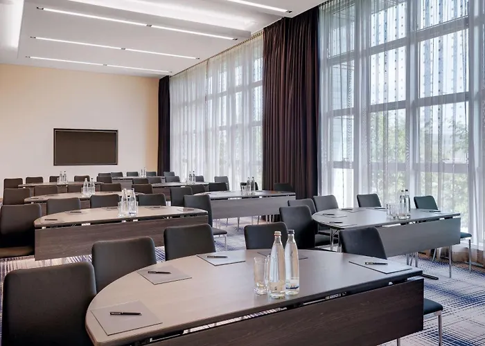 Hotel Hilton Munich Airport 4*